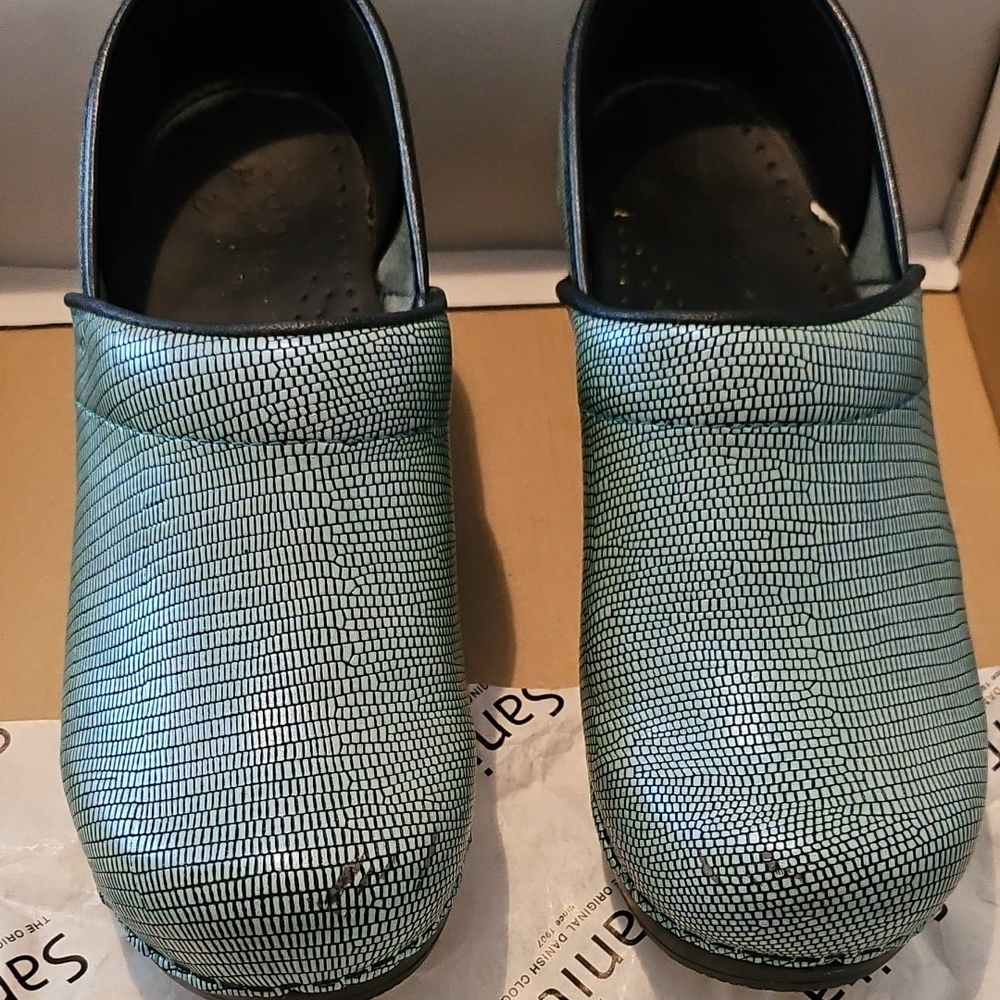 Sanita Metallic Green Clogs